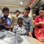 Momen Hangat di Hari Kartini: Wapres Gibran Tinjau Sentra Pendidikan Timika dan Soroti Fasilitas Belajar